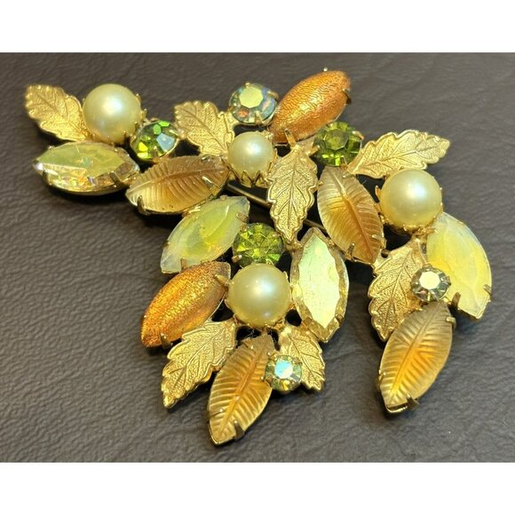 VTG KRAMER UNSIGNED FRUIT SALAD RHINESTONE MOLDED LEAVES FAUX PEARL BROOCH PIN - Picture 3 of 10